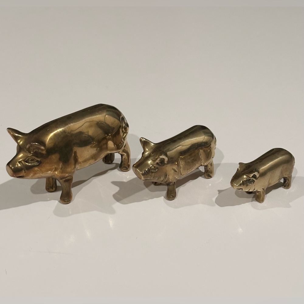 Vintage Solid Brass Pig Figurines in great condition